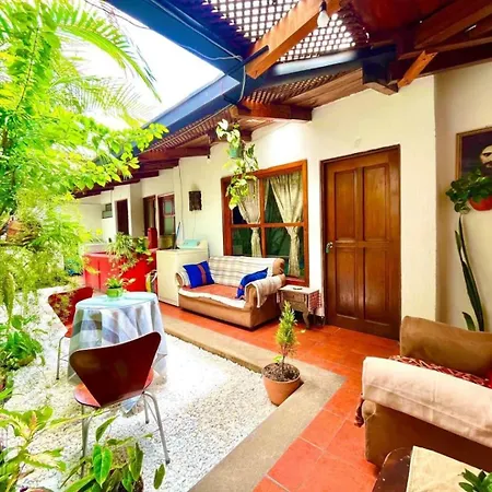 Hotel La Casita De Charlie